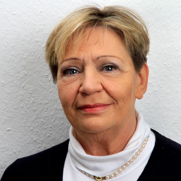 Gudrun Manuwald-Seemüller